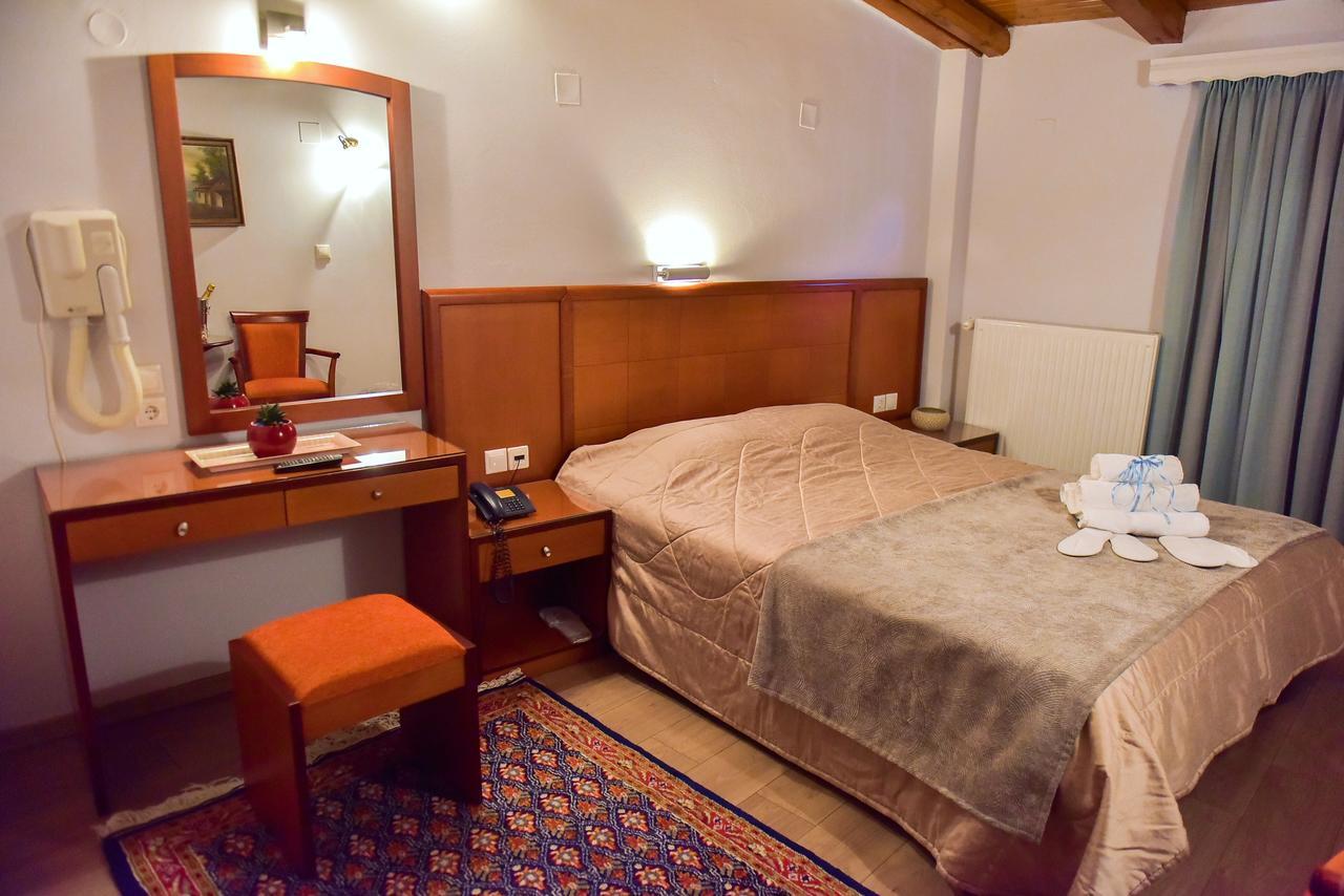 Oscar Hotel Amfilohía Kültér fotó